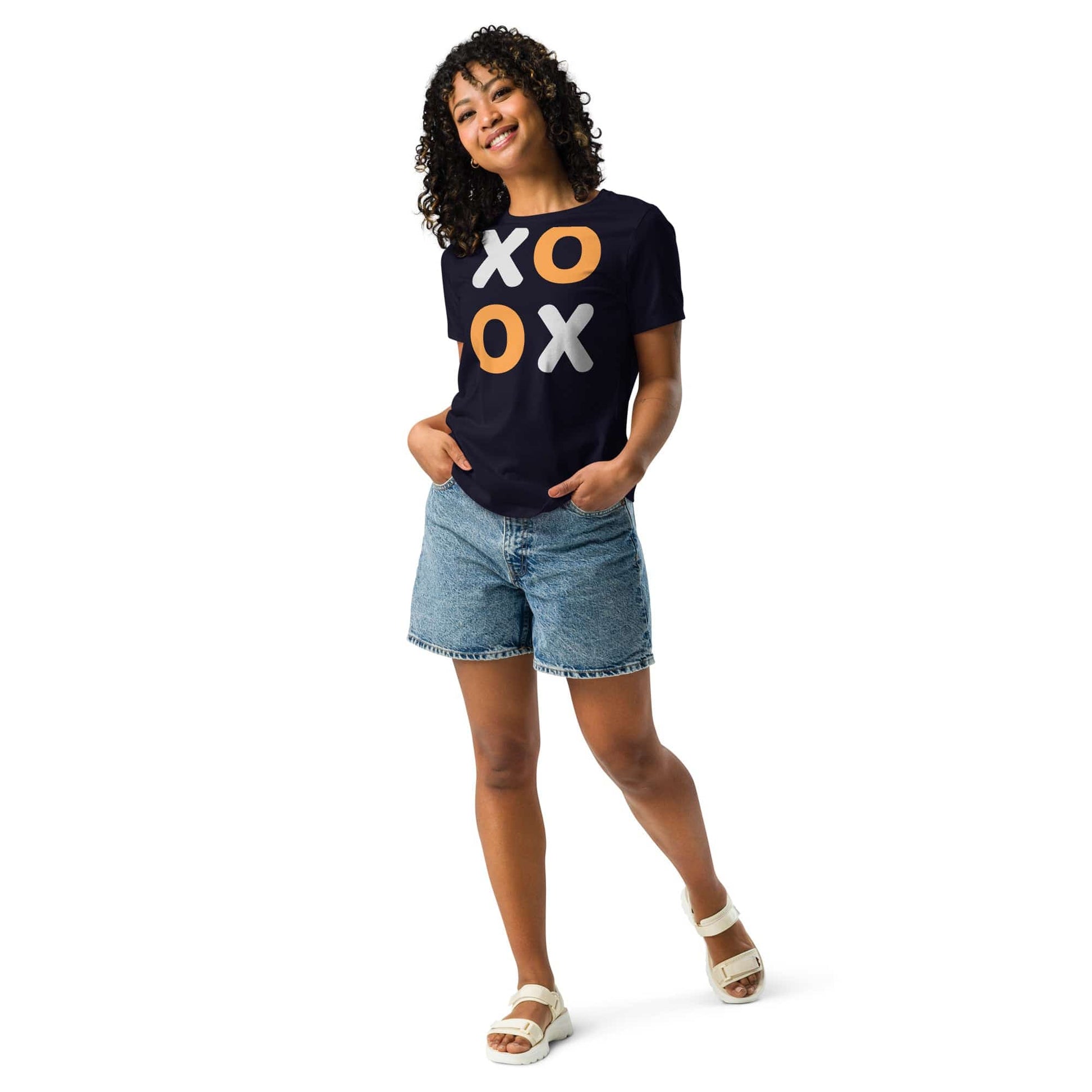 XOXO T-Shirt – Bold Minimalist Kiss & Hug Tee | ccanvas - Women’s Graphic T-Shirt | Ccanvas
